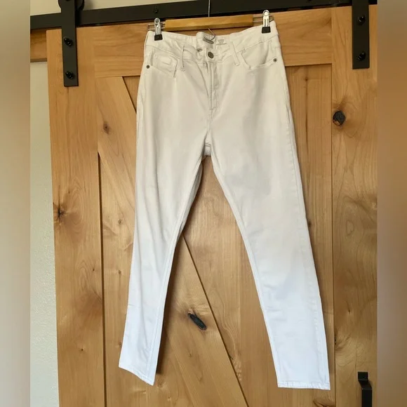 Old Navy Women's White High Rise Rockstar Skinny Jeans - Picture 1 of 4